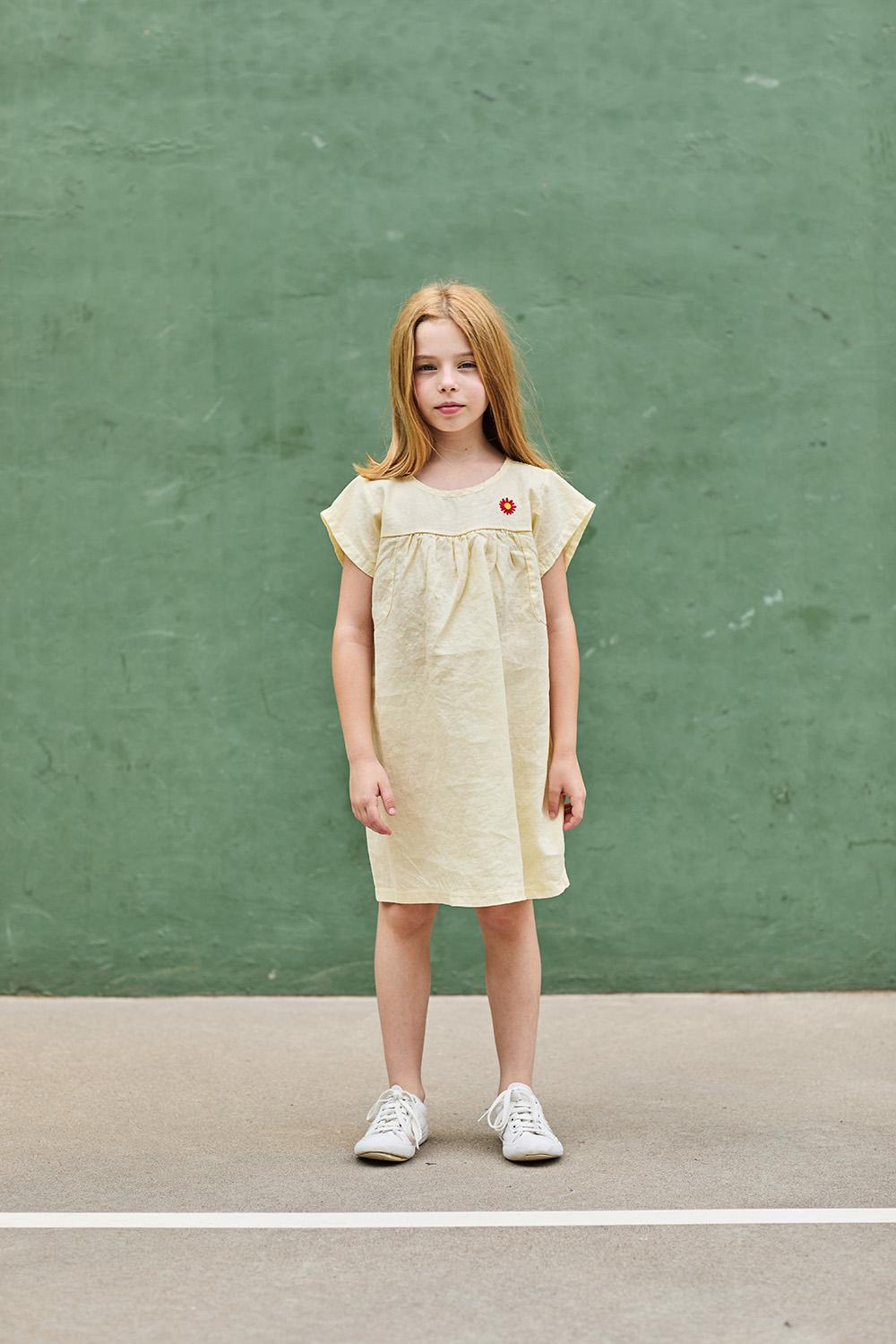 VESTIDO CORTO LINO AMARILLO BORDADO CON FLOR