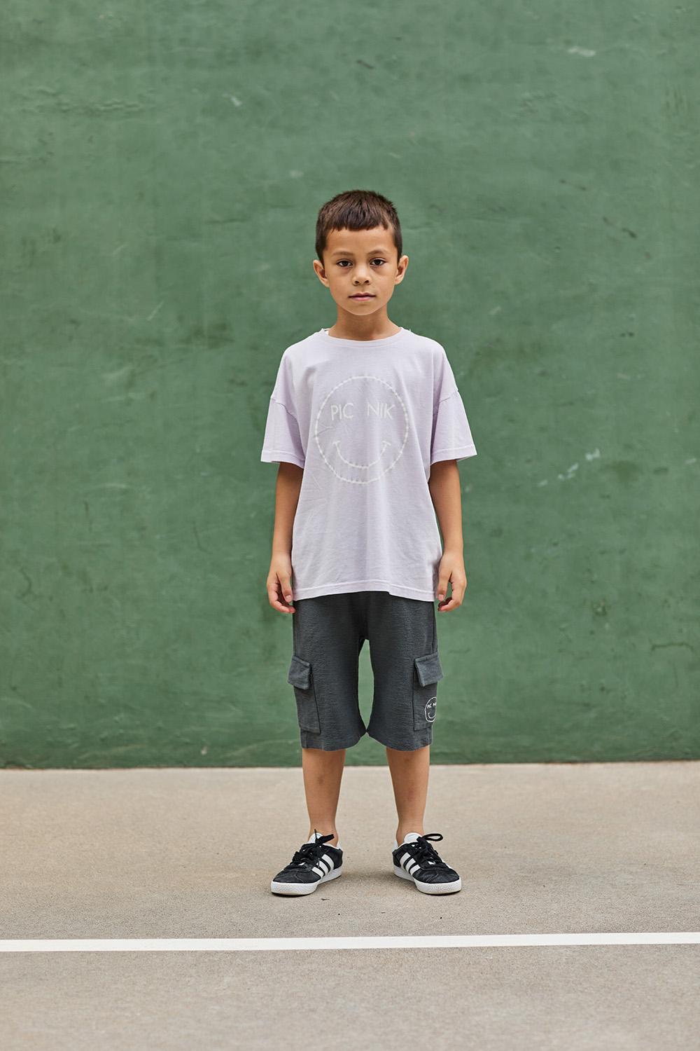 BERMUDA CARGO GRIS OSCURO CON ESTAMPADO SMILE