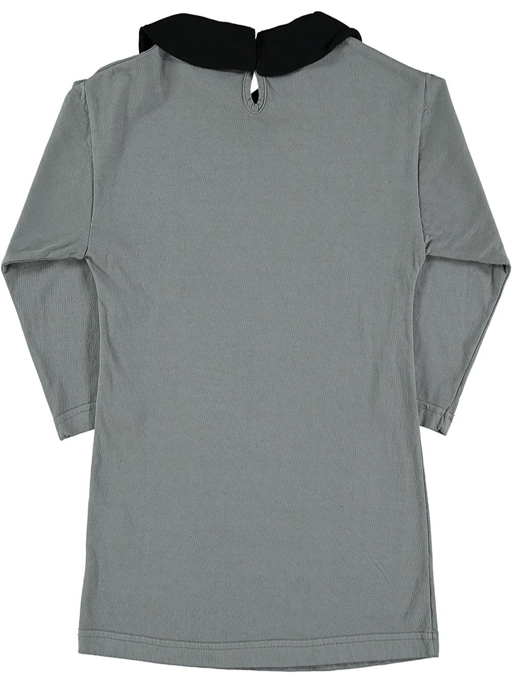 VESTIDO GRIS CUELLO NEGRO