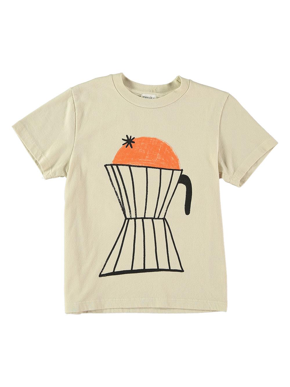 CAMISETA MANGA CORTA BLANCO ROTO CON ESTAMPADO CAFETERA Y NARANJA