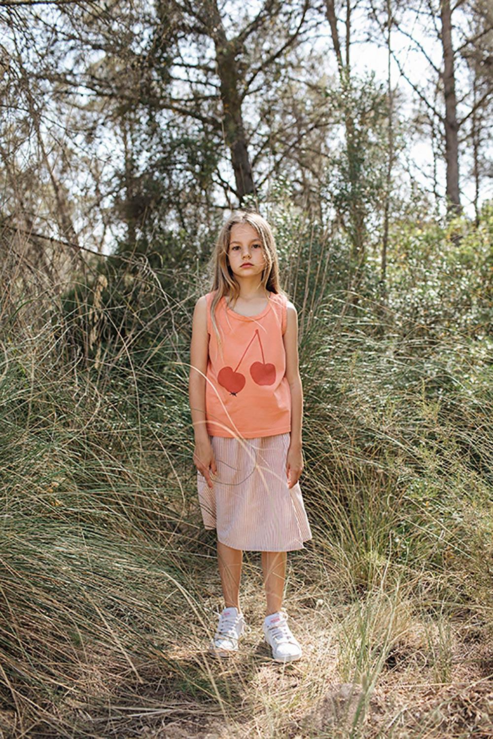 camiseta-tirantes-niña-estampado cerezas