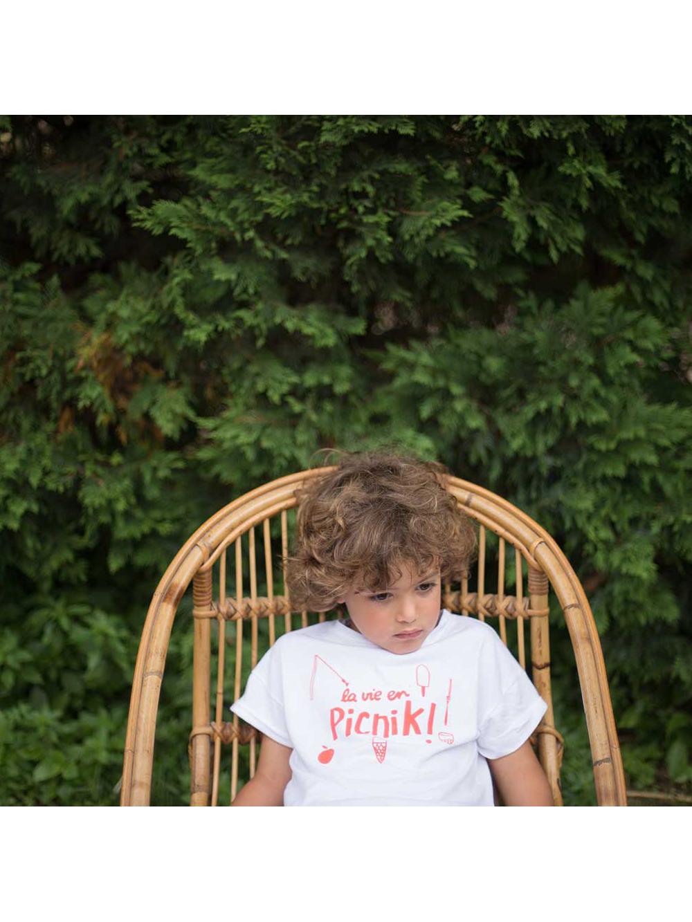 LA VIE FOLDED SHORT SLEEVE T-SHIRT IN WHITE PICNIK