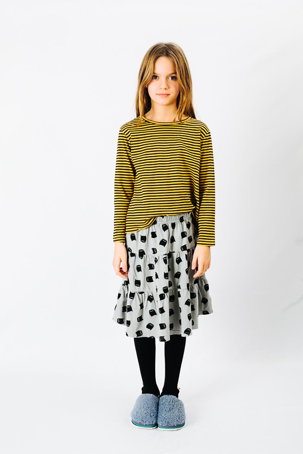 LIGHT GRAY RUFFLED SKIRT PRINTED WITH WISTACHES CATS