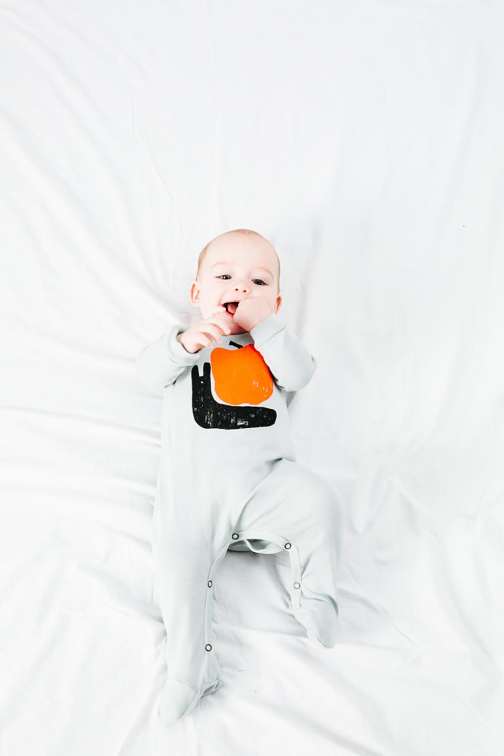 GRAY APPLE SNAIL BABY PAJAMAS