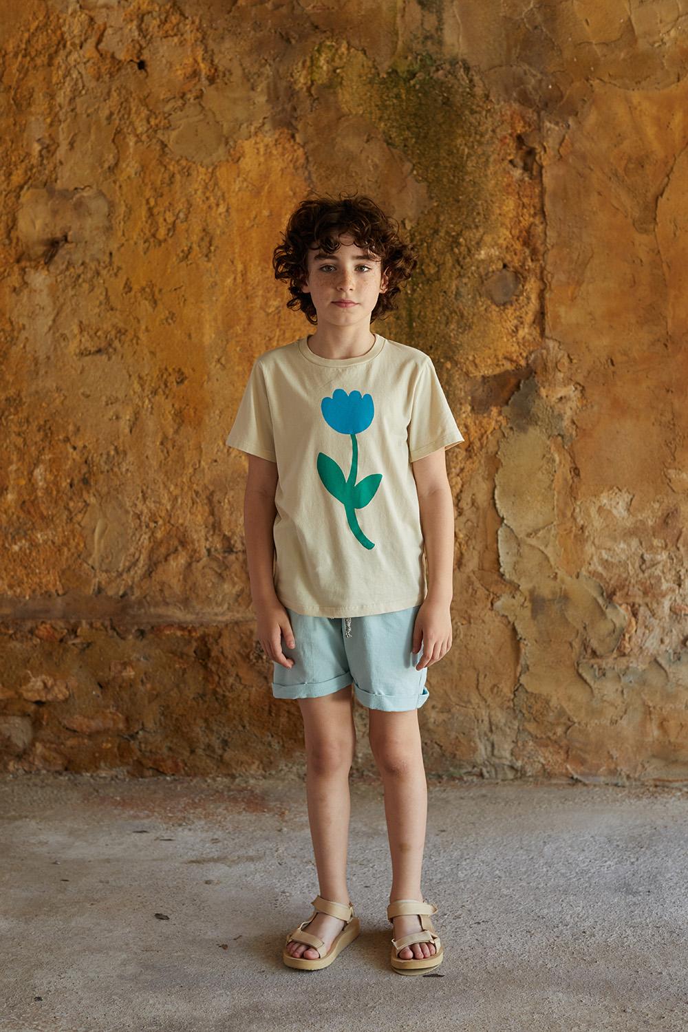 CAMISETA MANGA CORTA BLANCO ROTO CON ESTAMPADO FLOR