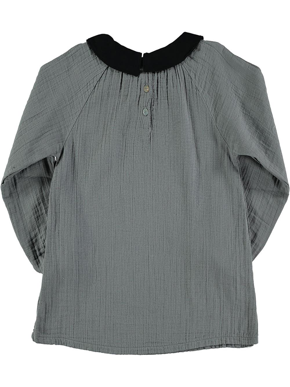 GRAY SHIRT WITH BLACK COLLAR