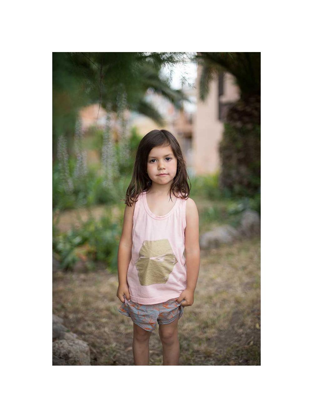 GRAY FISH AND FLOWER PRINT RUFFLED SHORTS