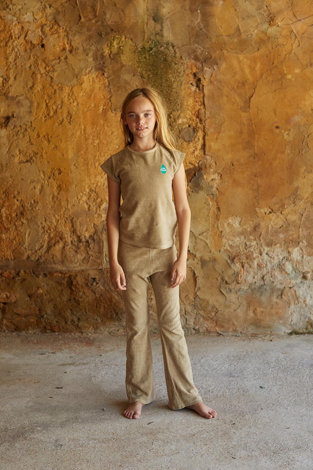 CAMISETA MANGA CORTA EN RIZO COLOR CAMEL