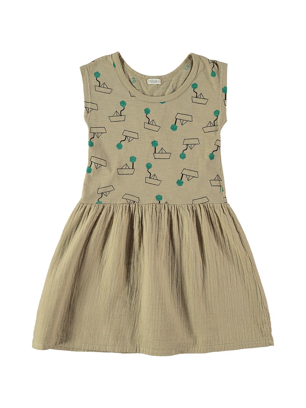 VESTIDO CAMEL SIN MANGAS ESTAMPADO BARCOS Y ÁRBOLES