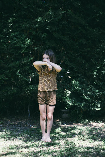 SHORT SLEEVE T-SHIRT WITH BROWN POLKA PRINT