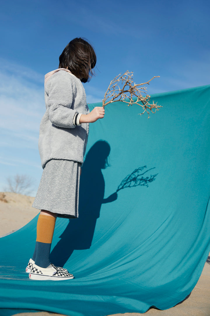 VIGORÉ GRAY MIDI SKIRT WITH GOLDEN WAIST